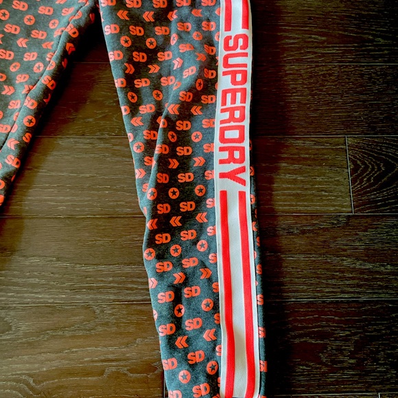 SuperDry tracksuit size 6 top and bottom! - Picture 3 of 8